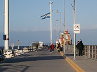 Interior del muelle, obsérvese el sendero de más de 500 m