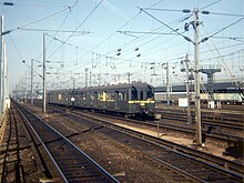 Une rame standard à Pont-Cardinet en 1976.