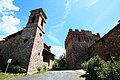 Il borgo con chiesa e castello