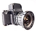 Pentax 6×7 mit Faltlichtschacht und Takumar 55mm f/3.5 Objektiv