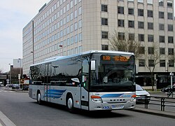 SETRA S415UL €6 no 129 de LCJ Autocars, en gare routière de Saint-Quentin en Yvelines.