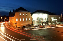 Die Außenansicht der Stadthalle Limbach-Oberfrohna