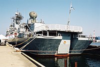 2002年10月14日、国際観艦式参加のため横須賀港に来航したヴァリャーク。