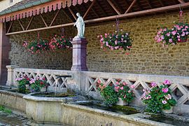 Fontaine-lavoir.