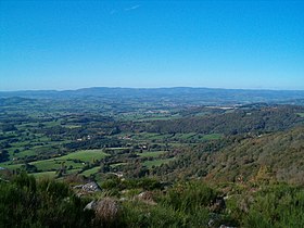 Panorama sur le Morvan depuis le belvédère du Carnaval à Uchon.