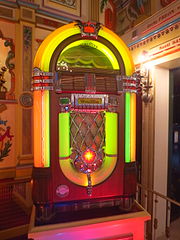 Juke-box Wurlitzer de l'Abbaye de Collonges de Paul Bocuse.