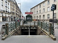 Access at place Camille-Claudel