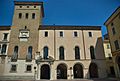 La fronte su Piazza Duomo