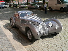 Une Devaux Coupé (2001).