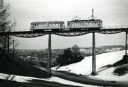 Gråkallbanen på Hoemsbrua (1958).jpg