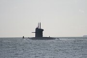 ポーツマス海軍基地から外洋へ向かうドルファイン（HNLMS Dolfijn）（2010年2月1日）