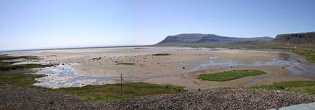 Spiaggia alla foce di un fiume