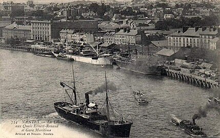 Quai Ernest-Renaud, au temps de son exploitation portuaire.