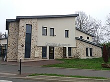 Photographie de la façade de la Bourse du Travail de Corbeil-Essonnes