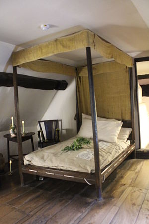 A rope bedframe thought to have belonged to William Shakespeare