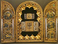 Stavelot Triptych(スタヴロの三連祭壇画（英語版）), Mosan, Belgium, c. 1156–58. 48×66 cm with wings open, Morgan Library(モルガン・ライブラリー), New York