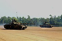 Tanques T-69 do exército bengalês.