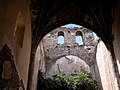 Interior en ruinas de la iglesia de Santa María.