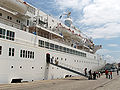 Thomson Spirit, crucero turístico, 214 m de eslora, banda de Bahrein