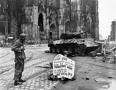 US soldier and destroyed Panther tank, 4 April 1945