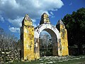 Arco de la hacienda San Lorenzo de Aké.