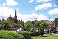 El pabellón desde una avenida