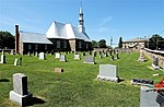 Église et mur du cimetière de Saint-Mathias