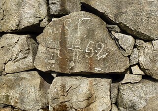 Minnessten "18 12/11 52"