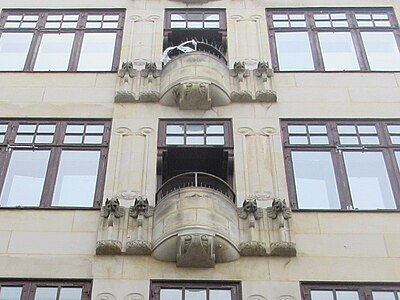 Frederiksberggade 1A: Detail of the French balconies.