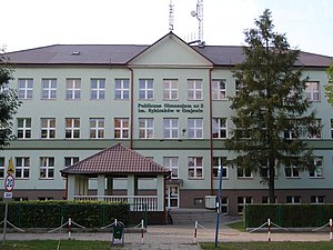 Escola secundária pública n.º 2 Sybiraków na rua Mickiewicza