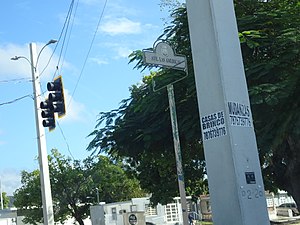 Avenida Las Américas sign