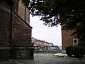 Église et clocher façade au Sud du Rynek (Grand'Place)