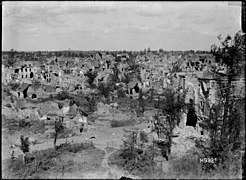 Bapaume vue depuis la Citadelle, 30 août 1918. National Library of New Zealand.