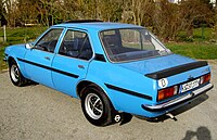 Opel Ascona B sedán 4 puertas