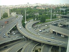 Des aménagements cyclables encore insuffisants aux portes de Paris : l'exemple de la porte de Bagnolet.