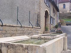 Fontaine rue de la Cure