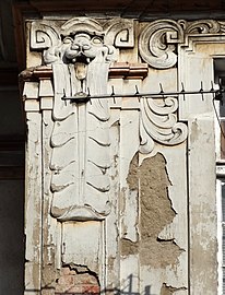 Art Nouveau elements on the building at 66