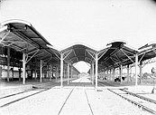 Black-and-white photo of Semarang Tawang station, with no trains present.