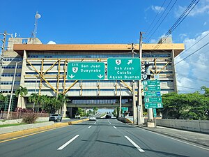 PR-2 east approaching PR-5 interchange in Bayamón