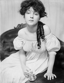 Photograph of Evelyn Nesbit by Gertrude Käsebier, 1903