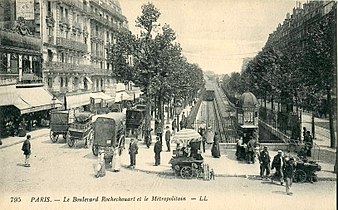 Le boulevard, au tout début du XXe siècle.