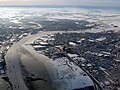 Vue aérienne hivernale du Limfjord à Aalborg.