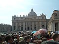 Piazza San Pietro, 5 aprile 2005. Una lunga attesa per dare l'ultimo saluto a Giovanni Paolo II