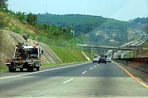 Tol Cipularang - panoramio.jpg