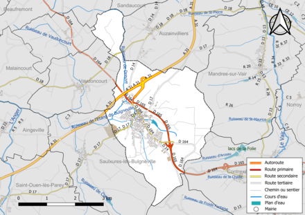 Carte en couleur présentant le réseau hydrographique de la commune