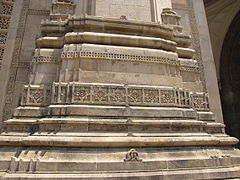 Floral motifs as seen on the Gateway