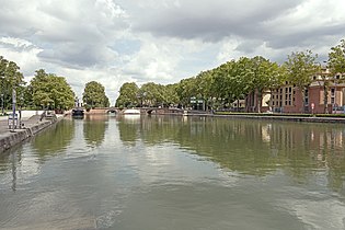 Les trois ponts à l'entrée du port de l'Embouchure