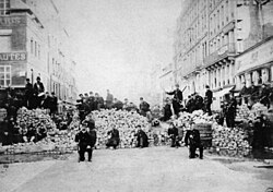 Barricade de la rue du Faubourg Saint-Antoine (côté rue de Charonne)