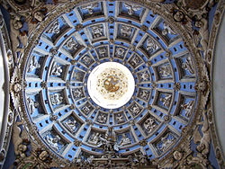 Inside the dome of the chapel Boim bowl with three rows of caissons
