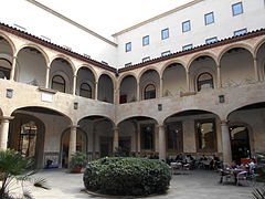 Patio Manning, Casa de la Caridad (1736-1743).